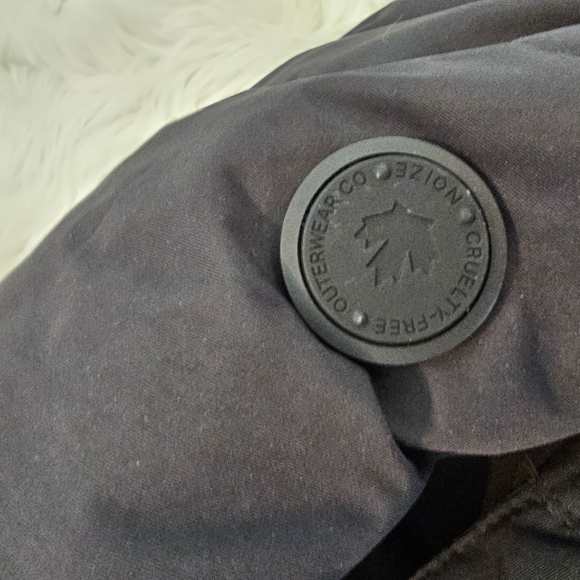 Beautiful long warm winter coat lots of pockets - Picture 5 of 9